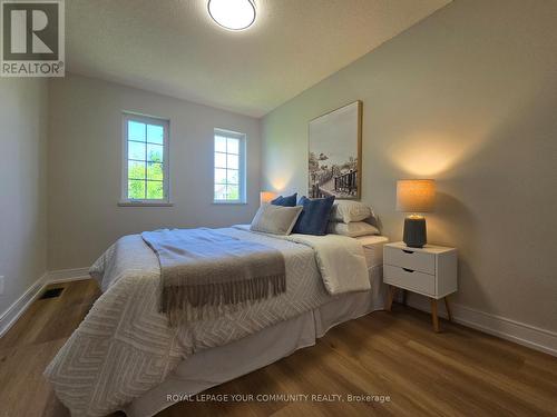 816 Grandview Way, Toronto, ON - Indoor Photo Showing Bedroom