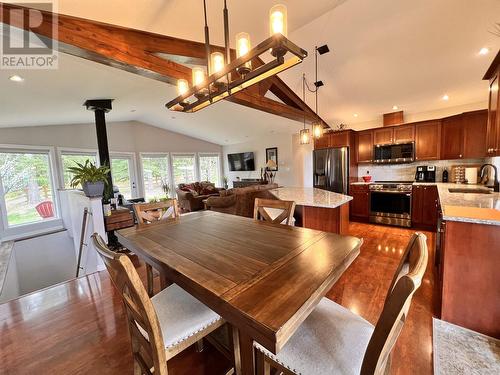 6284 Macabar Road, 100 Mile House, BC - Indoor Photo Showing Dining Room