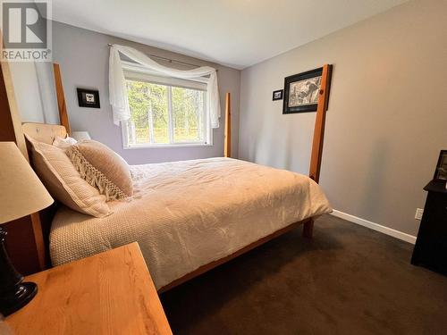 6284 Macabar Road, 100 Mile House, BC - Indoor Photo Showing Bedroom