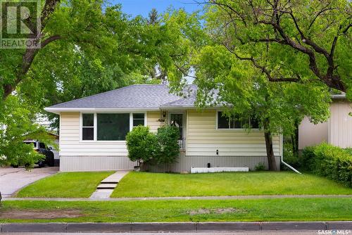 4004 Regina Avenue, Regina, SK - Outdoor