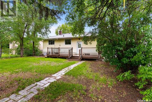 4004 Regina Avenue, Regina, SK - Outdoor With Deck Patio Veranda