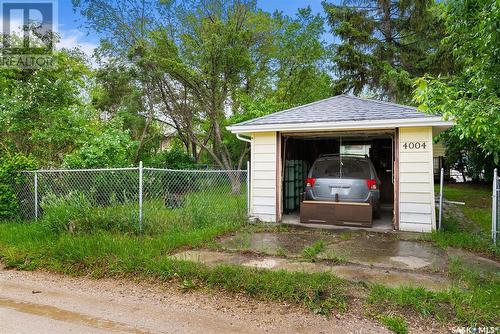 4004 Regina Avenue, Regina, SK - Outdoor