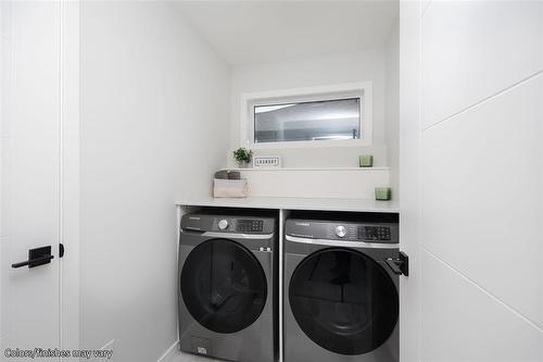188 North Haven Way, West St Paul, MB - Indoor Photo Showing Laundry Room