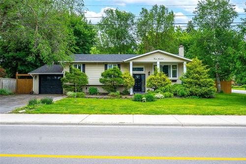 300 Townsend Avenue, Burlington, ON - Outdoor With Facade