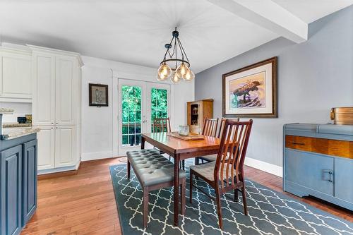 300 Townsend Avenue, Burlington, ON - Indoor Photo Showing Dining Room