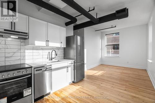 401 - 330 Clarence Street, London, ON - Indoor Photo Showing Kitchen With Stainless Steel Kitchen With Upgraded Kitchen