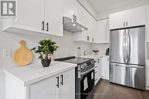 14 Deer Park Avenue, Markham, ON - Indoor Photo Showing Kitchen With Upgraded Kitchen