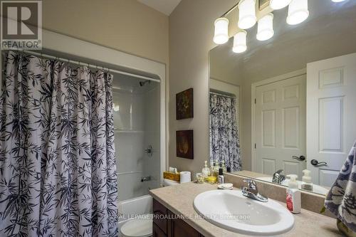 14 - 26 Hanover Court, Belleville, ON - Indoor Photo Showing Bathroom