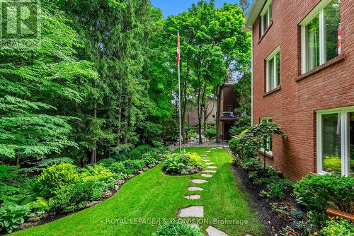 24 Mcglashan Court, Toronto, ON - Outdoor