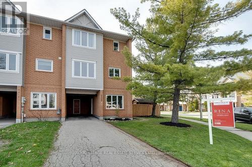 2320 Strawfield Court, Oakville, ON - Outdoor With Facade