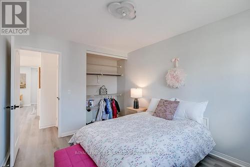 2320 Strawfield Court, Oakville, ON - Indoor Photo Showing Bedroom