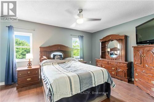 4351 Concord Avenue, Lincoln, ON - Indoor Photo Showing Bedroom