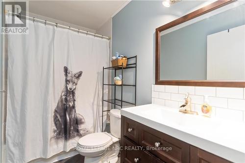 4351 Concord Avenue, Lincoln, ON - Indoor Photo Showing Bathroom