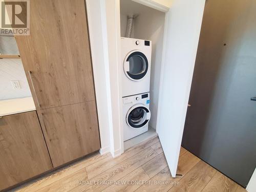 1209 - 15 Holmes Avenue, Toronto, ON - Indoor Photo Showing Laundry Room