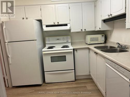 1004 - 380 King Street, London, ON - Indoor Photo Showing Kitchen With Double Sink