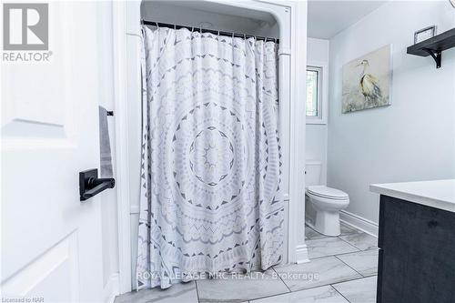 9 Hilda Street, Welland, ON - Indoor Photo Showing Bathroom