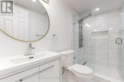 19 Carol Road, Barrie, ON - Indoor Photo Showing Bathroom