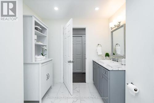 6 - 460 Beechwood Place, Waterloo, ON - Indoor Photo Showing Bathroom