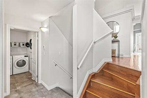 211 Fleetwood Road, Winnipeg, MB - Indoor Photo Showing Laundry Room