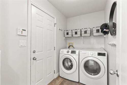 211 Fleetwood Road, Winnipeg, MB - Indoor Photo Showing Laundry Room