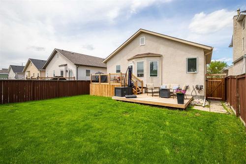211 Fleetwood Road, Winnipeg, MB - Outdoor With Deck Patio Veranda With Backyard With Exterior