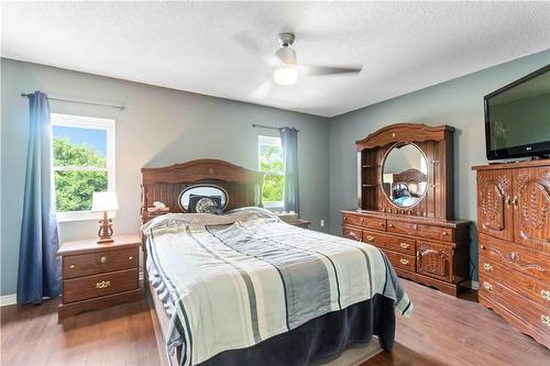 4351 Concord Avenue, Beamsville, ON - Indoor Photo Showing Bedroom
