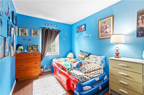 4351 Concord Avenue, Beamsville, ON - Indoor Photo Showing Bedroom