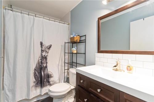 4351 Concord Avenue, Beamsville, ON - Indoor Photo Showing Bathroom