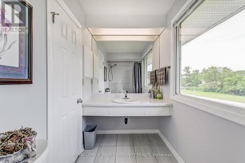 176 Mcgill Street, Mississauga, ON - Indoor Photo Showing Bathroom