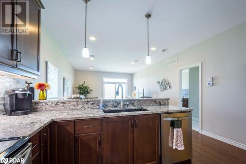 26 Hanover Court Unit# 14, Belleville, ON - Indoor Photo Showing Kitchen With Upgraded Kitchen