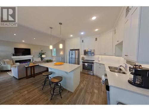 2450 Radio Tower Road Unit# 209, Oliver, BC - Indoor Photo Showing Kitchen With Double Sink With Upgraded Kitchen