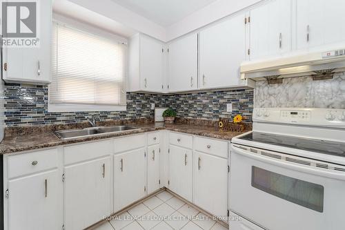 2452 Hemus Square, Mississauga, ON - Indoor Photo Showing Kitchen With Double Sink
