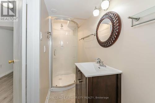 2452 Hemus Square, Mississauga, ON - Indoor Photo Showing Bathroom