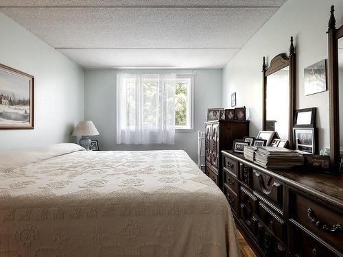 Chambre Ã  coucher principale - 412-350 Rue Querbes, Vaudreuil-Dorion, QC - Indoor Photo Showing Bedroom