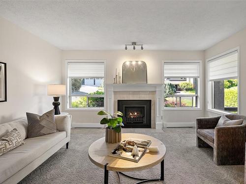 4352 Parkwood Terr, Saanich, BC - Indoor Photo Showing Living Room With Fireplace