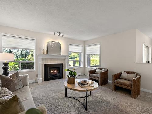 4352 Parkwood Terr, Saanich, BC - Indoor Photo Showing Living Room With Fireplace