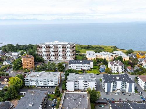 302-545 Rithet St, Victoria, BC - Outdoor With View