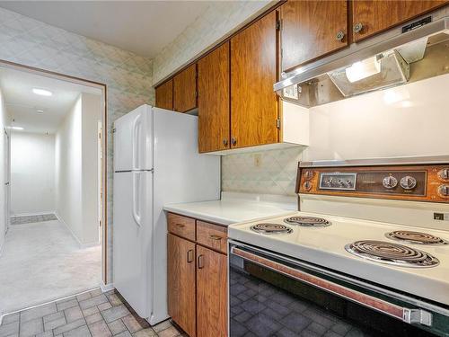 302-545 Rithet St, Victoria, BC - Indoor Photo Showing Kitchen