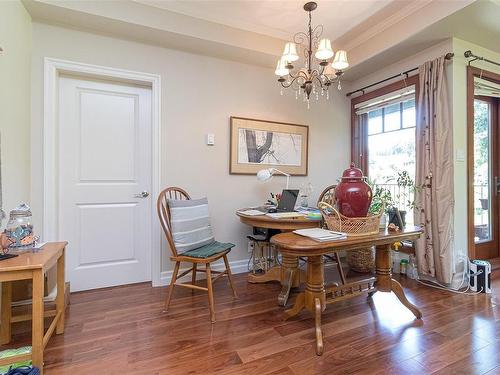 304-2006 Troon Crt, Langford, BC - Indoor Photo Showing Dining Room