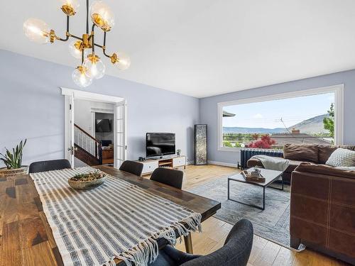 193 Seymour Street, Kamloops, BC - Indoor Photo Showing Living Room