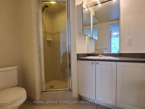 1805-23 Hollywood Ave, Toronto, ON - Indoor Photo Showing Bathroom