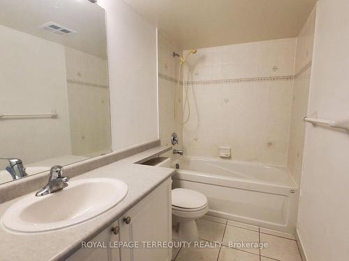 1805-23 Hollywood Ave, Toronto, ON - Indoor Photo Showing Bathroom