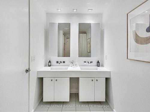 245 Claremont St, Toronto, ON - Indoor Photo Showing Bathroom