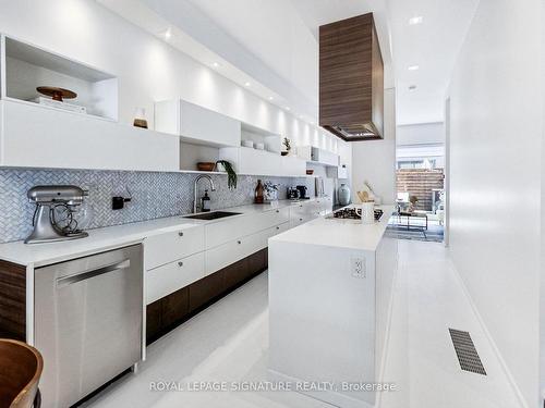 245 Claremont St, Toronto, ON - Indoor Photo Showing Kitchen With Upgraded Kitchen