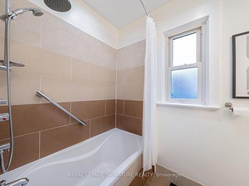 275 Queensdale Ave, Toronto, ON - Indoor Photo Showing Bathroom