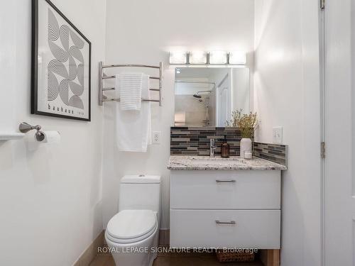 275 Queensdale Ave, Toronto, ON - Indoor Photo Showing Bathroom