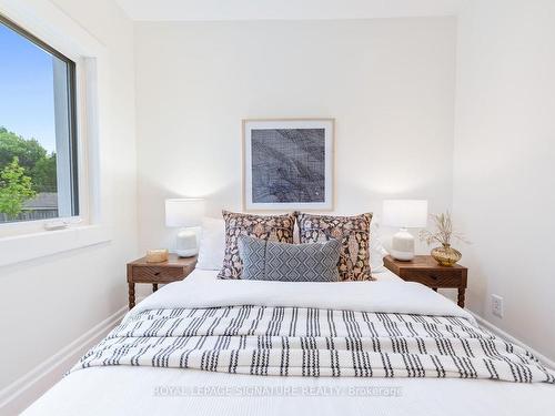 275 Queensdale Ave, Toronto, ON - Indoor Photo Showing Bedroom