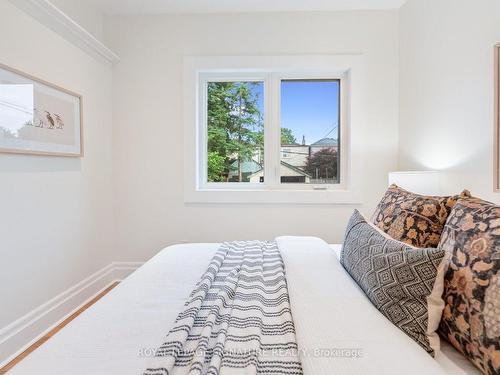 275 Queensdale Ave, Toronto, ON - Indoor Photo Showing Bedroom