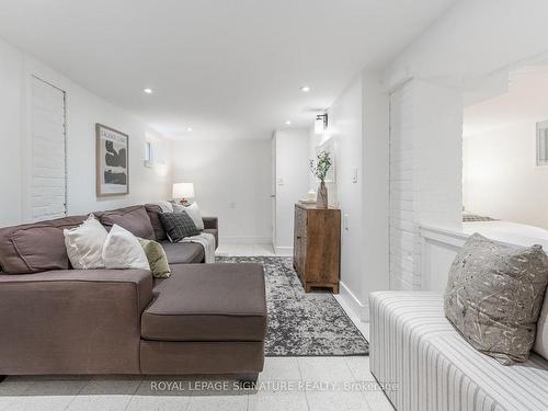 275 Queensdale Ave, Toronto, ON - Indoor Photo Showing Living Room