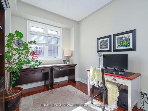 19 Lemsford Dr, Markham, ON - Indoor